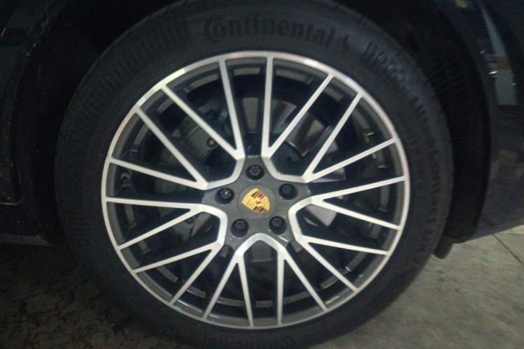Used Porsche Cayenne 2020 Cayenne S 2.9T Right Front Wheel Hub