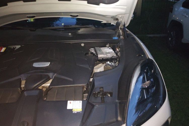 Used Porsche Cayenne 2020 Cayenne S 2.9T Engine Bay Left