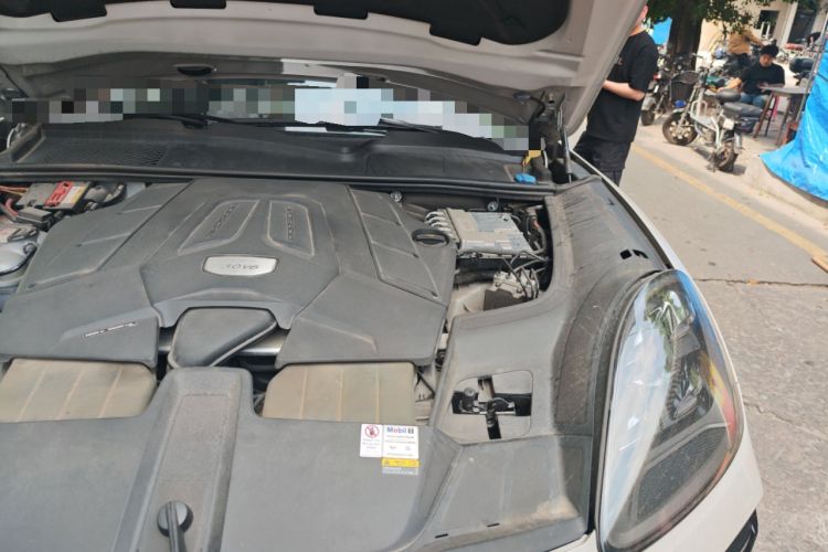 Used Porsche Cayenne 2020 Cayenne S 2.9T Engine Bay Left