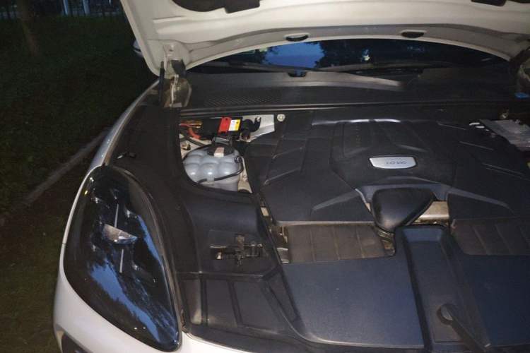 Used Porsche Cayenne 2020 Cayenne S 2.9T Engine Bay Right
