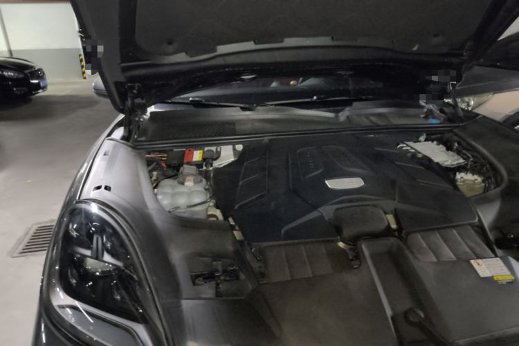 Used Porsche Cayenne 2020 Cayenne S Coupé 2.9T Engine Bay Right