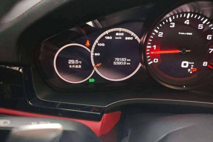 Used Porsche Cayenne 2020 Cayenne S 2.9T Odometer Close Up