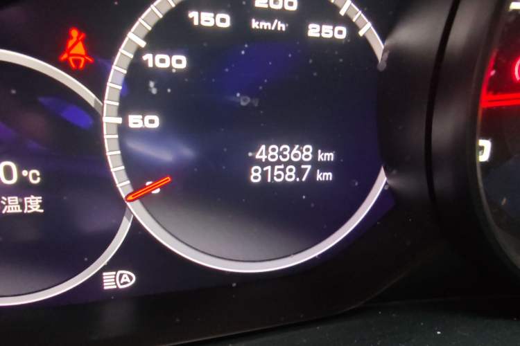 Used Porsche Cayenne 2020 Cayenne S 2.9T Odometer Close Up