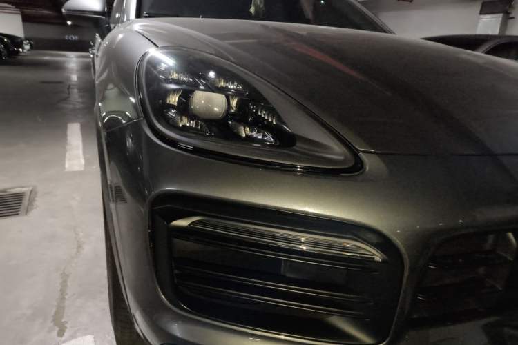 Used Porsche Cayenne 2020 Cayenne S Coupé 2.9T Right Front Headlight
