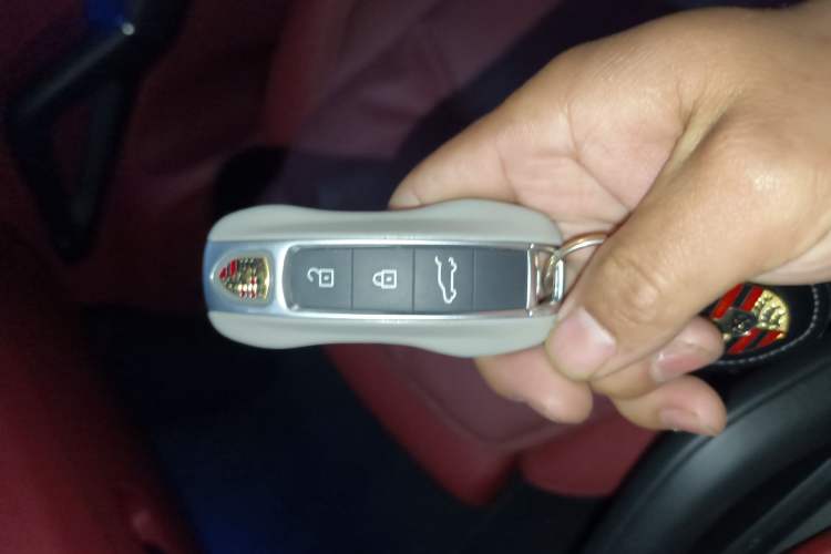 Used Porsche Cayenne 2020 Cayenne S Coupé 2.9T Vehicle Key