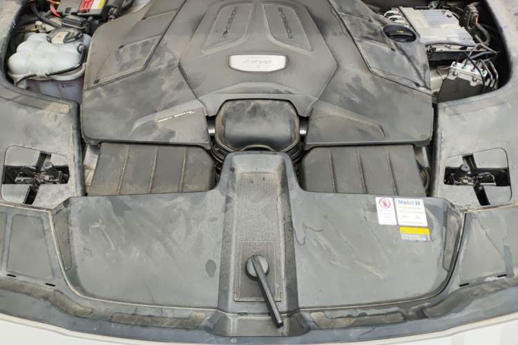 Used Porsche Cayenne 2020 Cayenne S 2.9T Engine Bay