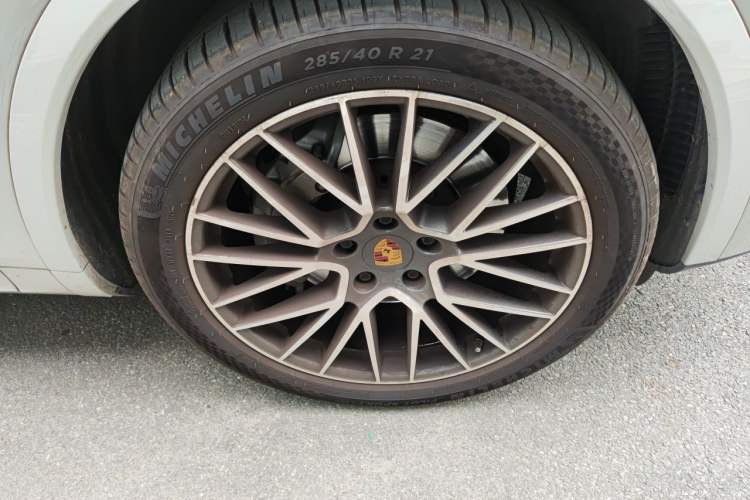 Used Porsche Cayenne 2020 Cayenne S 2.9T Right Front Wheel Hub