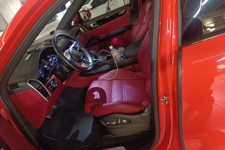 Used Porsche Cayenne 2020 Cayenne S Coupé 2.9T Left Front Seat