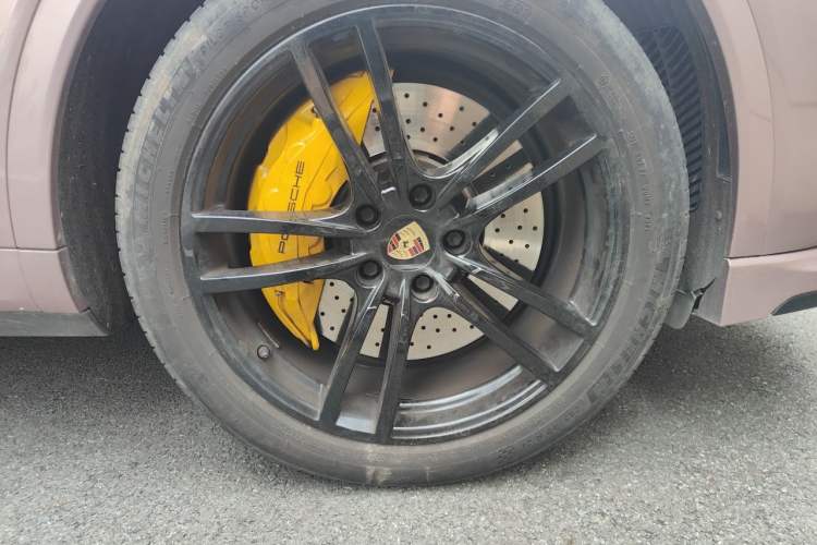 Used Porsche Cayenne 2020 Cayenne S 2.9T Right Front Wheel Hub