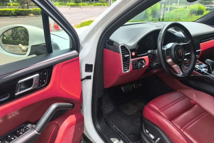 Used Porsche Cayenne 2020 Cayenne S Coupé 2.9T Driver Seat