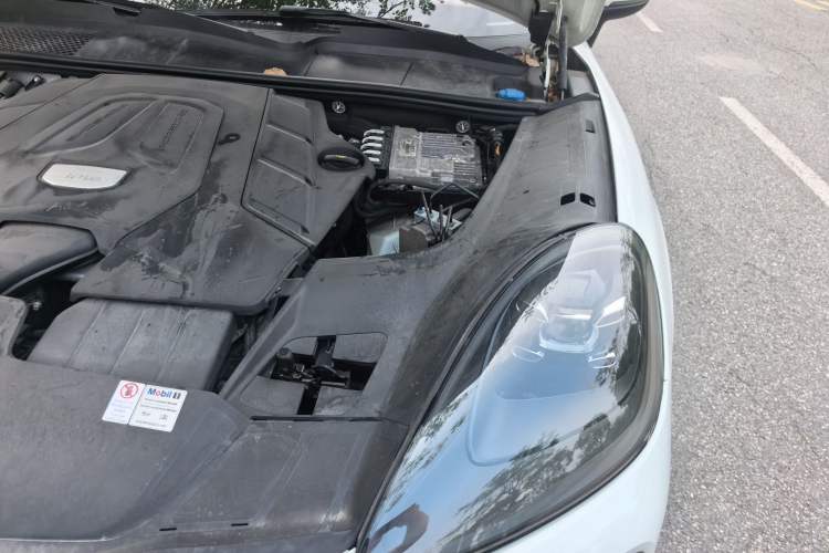Used Porsche Cayenne 2020 3.0T Standard Version US Specification Engine Bay Left
