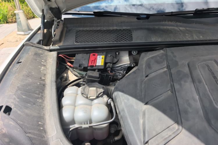 Used Porsche Cayenne 2020 Cayenne S Coupé 2.9T Engine Bay Right