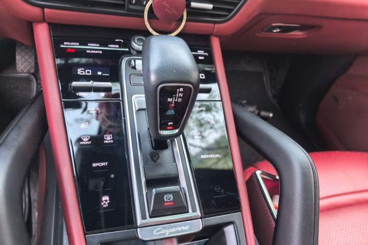 Used Porsche Cayenne 2020 3.0T Standard Version US Specification Gear Lever
