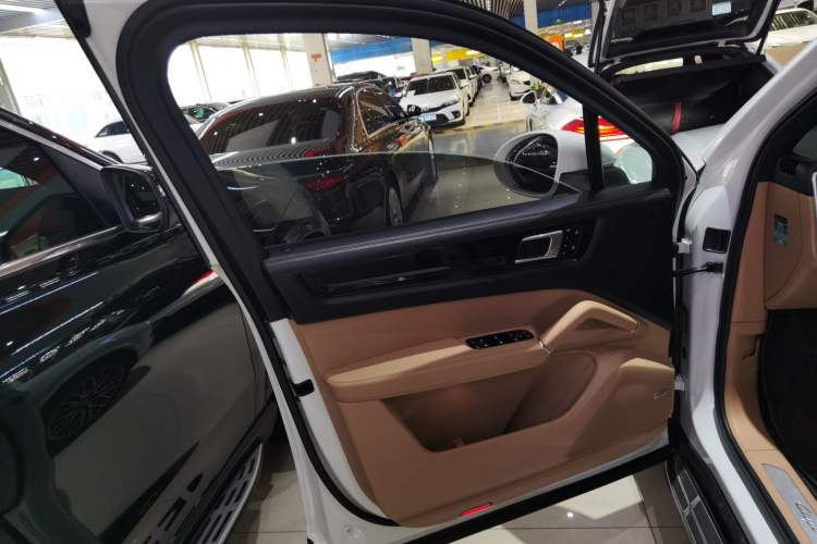 Used Porsche Cayenne 2020 3.0T Standard Version US Specification Left Front Door Interior