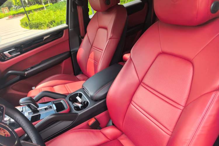 Used Porsche Cayenne 2020 Cayenne S Coupé 2.9T Left Front Seat
