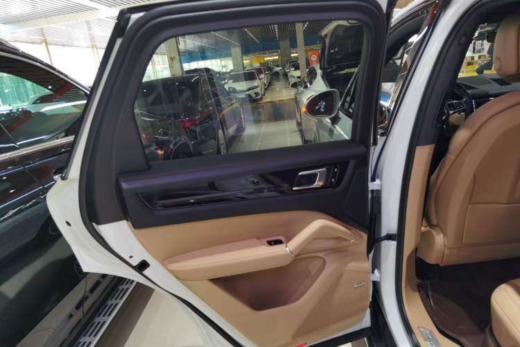 Used Porsche Cayenne 2020 3.0T Standard Version US Specification Left Rear Door Interior