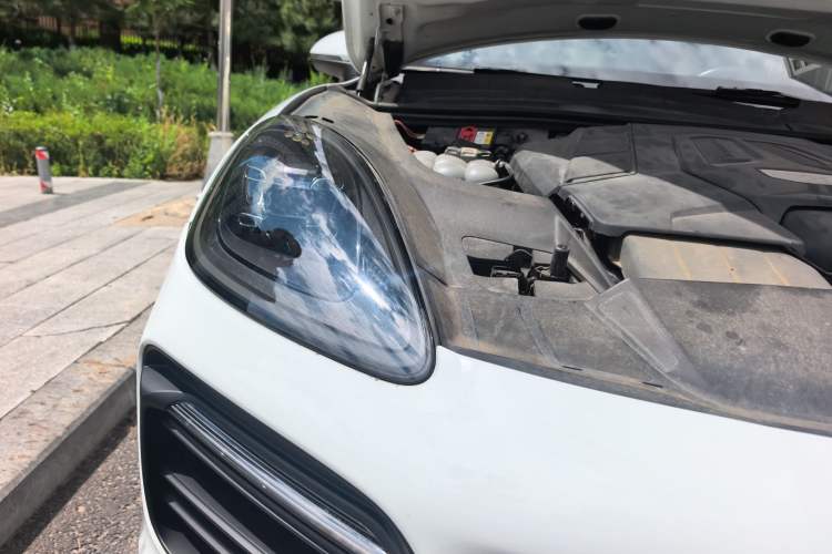 Used Porsche Cayenne 2020 Cayenne S Coupé 2.9T Right Front Headlight