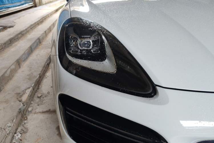 Used Porsche Cayenne 2020 3.0T Standard Version US Specification Right Front Headlight