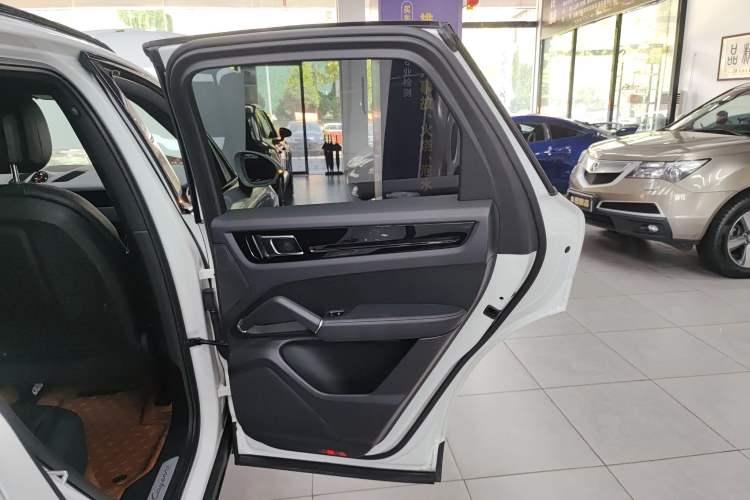 Used Porsche Cayenne 2020 3.0T Standard Version US Specification Right Rear Door Interior