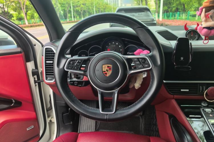 Used Porsche Cayenne 2020 3.0T Standard Version US Specification Steering Wheel