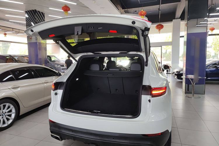 Used Porsche Cayenne 2020 3.0T Standard Version US Specification Trunk
