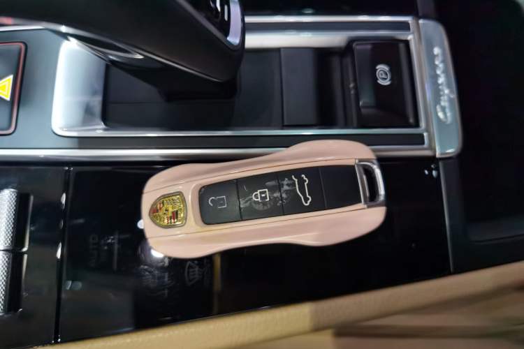 Used Porsche Cayenne 2020 3.0T Standard Version US Specification Vehicle Key