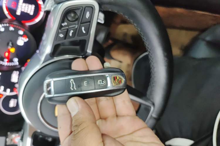 Used Porsche Cayenne 2020 3.0T Standard Version US Specification Vehicle Key