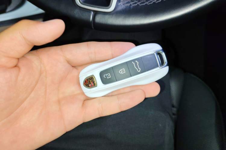 Used Porsche Cayenne 2020 3.0T Standard Version US Specification Vehicle Key