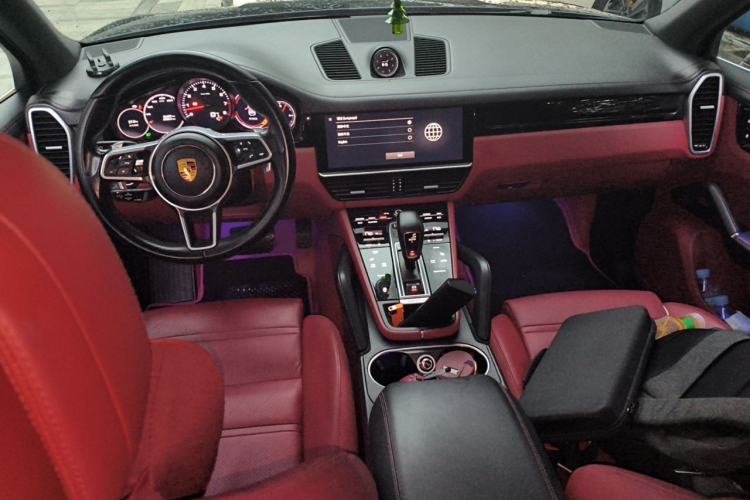 Used Porsche Cayenne 2021 3.0T U.S. specification Center Console