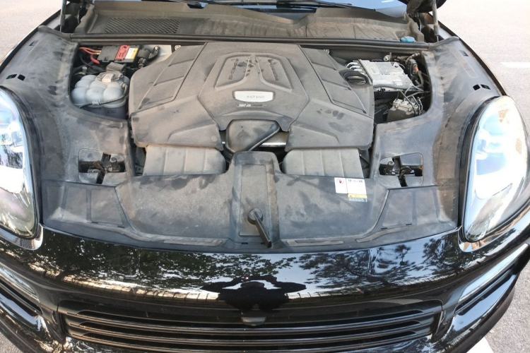 Used Porsche Cayenne  Engine Bay