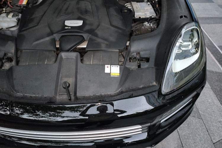 Used Porsche Cayenne 2021 3.0T U.S. specification Engine Bay Left