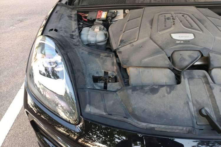 Used Porsche Cayenne  Engine Bay Right