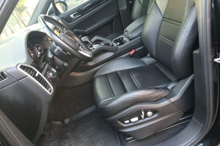 Used Porsche Cayenne  Left Front Seat