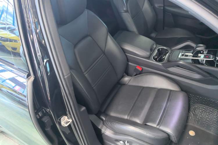 Used Porsche Cayenne 2021 3.0T U.S. specification Right Front Seat