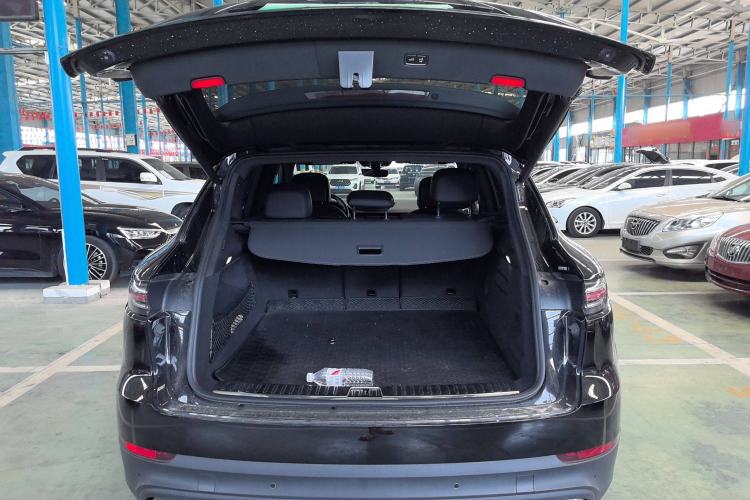 Used Porsche Cayenne 2021 3.0T U.S. specification Trunk