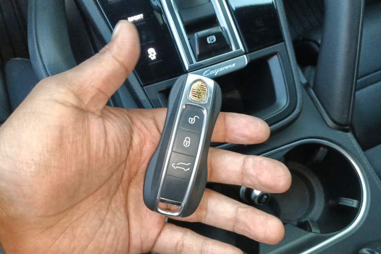 Used Porsche Cayenne  Vehicle Key