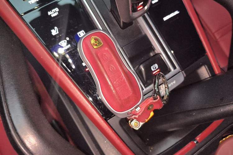 Used Porsche Cayenne 2021 3.0T U.S. specification Vehicle Key