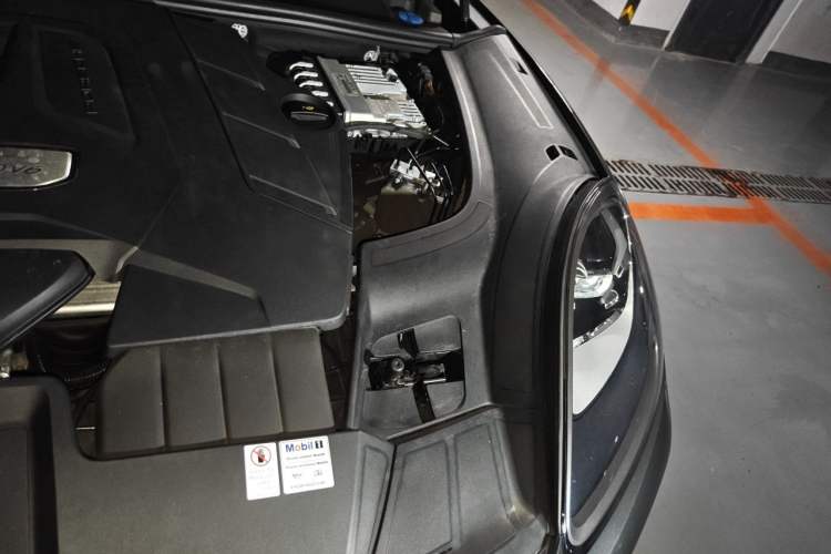 Used Porsche Cayenne 2021 3.0T Coupe Mexican specification Engine Bay Left