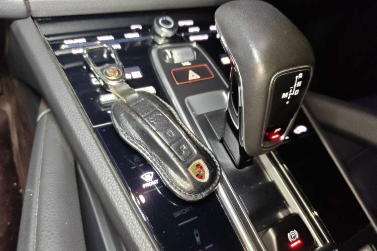 Used Porsche Cayenne 2021 3.0T Coupe Mexican specification Gear Lever