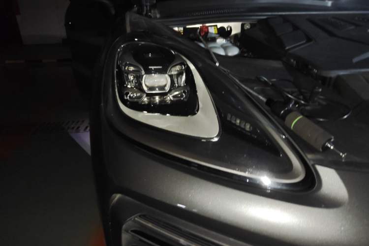 Used Porsche Cayenne 2021 3.0T Coupe Mexican specification Right Front Headlight