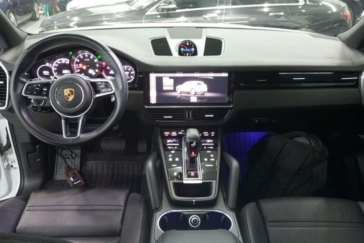 Used Porsche Cayenne 2021 3.0T U.S. specification Center Console