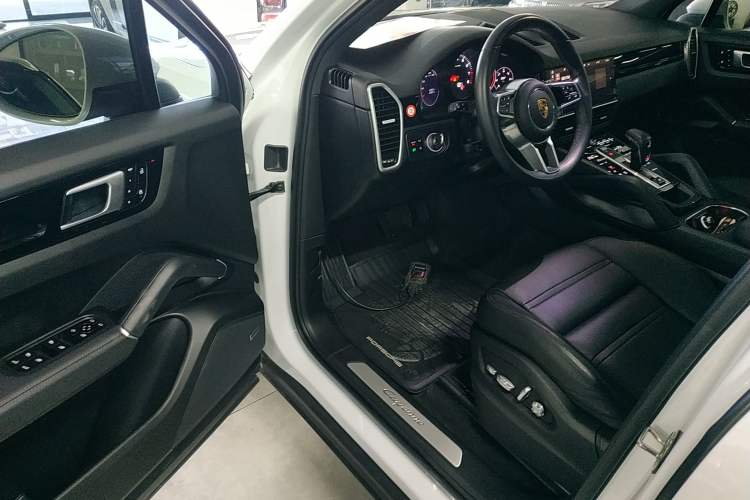 Used Porsche Cayenne 2021 3.0T U.S. specification Driver Seat