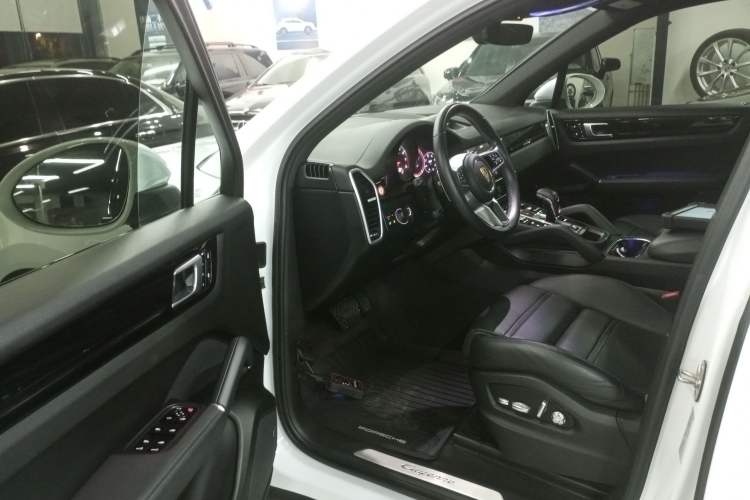 Used Porsche Cayenne 2021 3.0T U.S. specification Driver Seat
