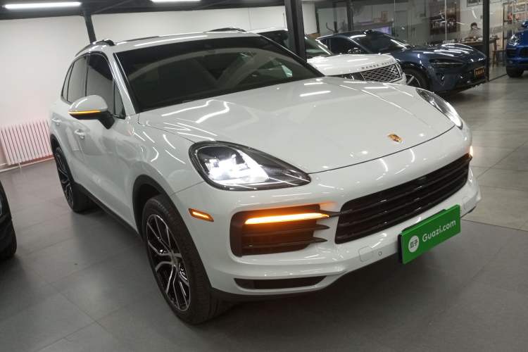 Used Porsche Cayenne 2021 3.0T U.S. specification Front Right 45 Deg