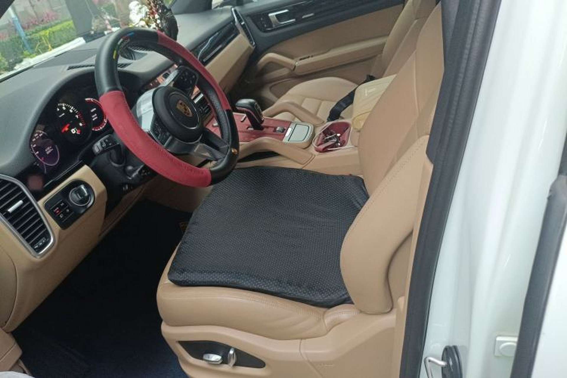 Used Porsche Cayenne  Left Front Seat
