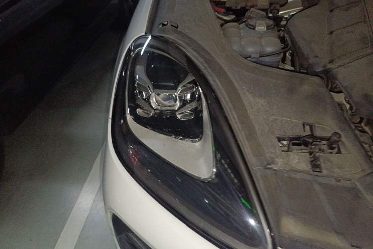 Used Porsche Cayenne 2021 3.0T U.S. specification Right Front Headlight