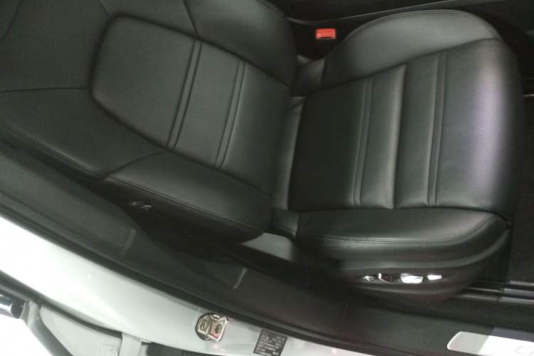 Used Porsche Cayenne 2021 3.0T U.S. specification Right Front Seat