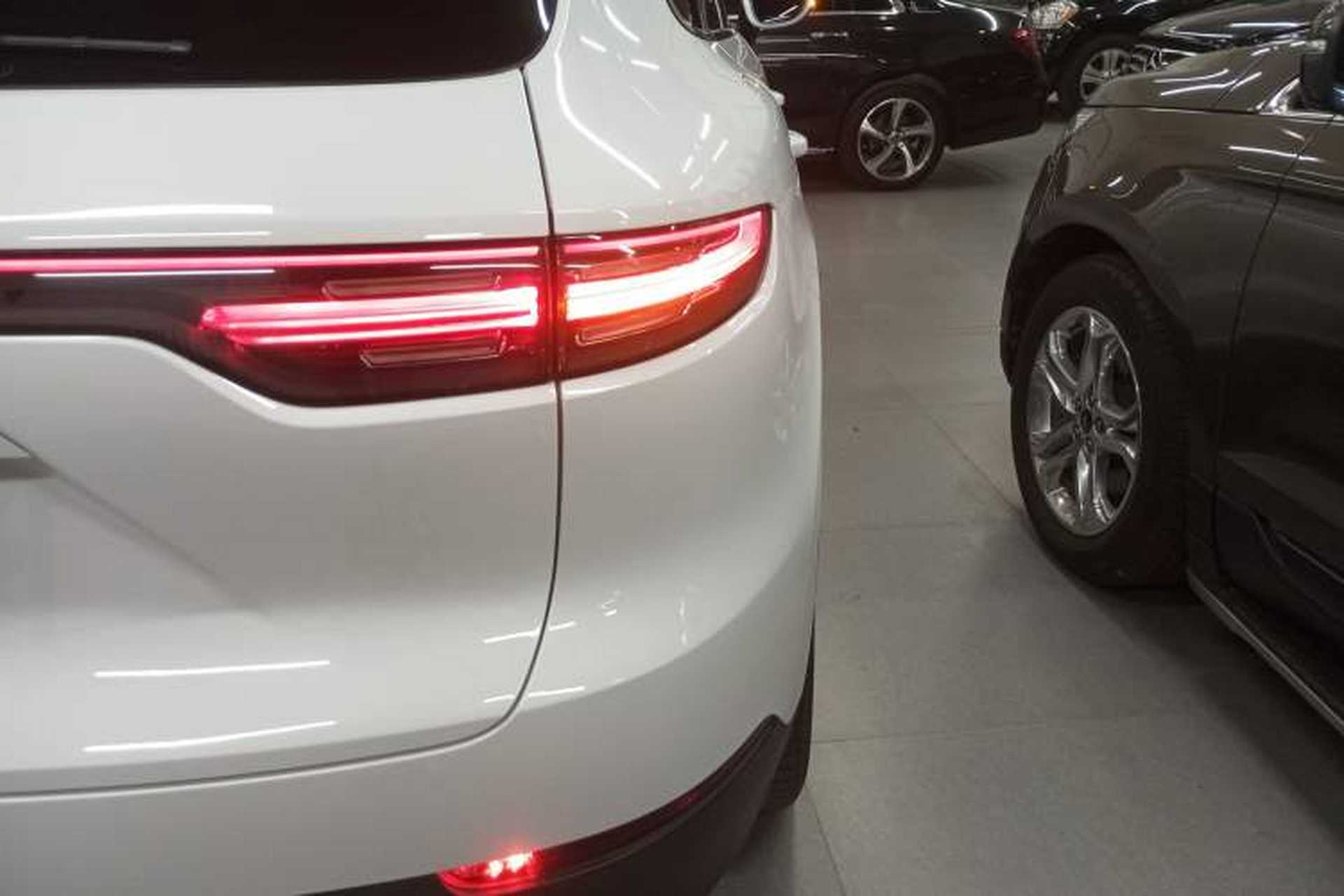 Used Porsche Cayenne 2021 3.0T U.S. specification Right Rear Taillight