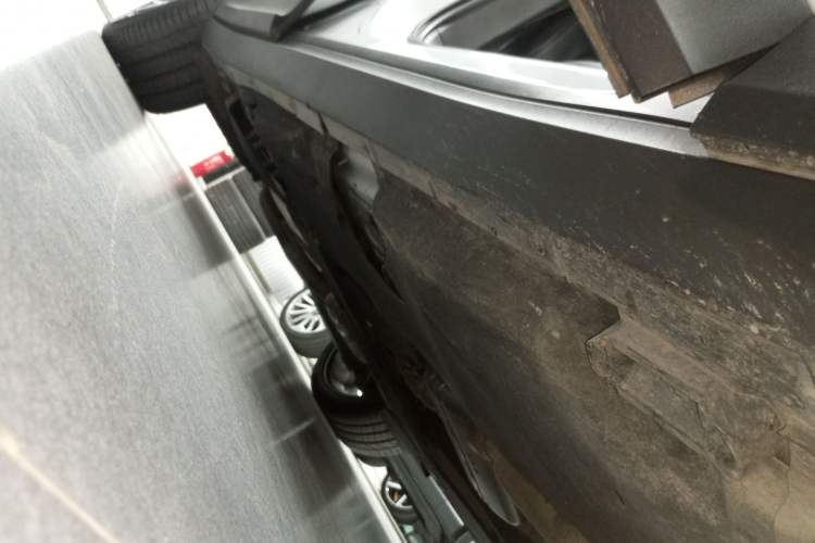 Used Porsche Cayenne 2021 3.0T U.S. specification Right Side Sill