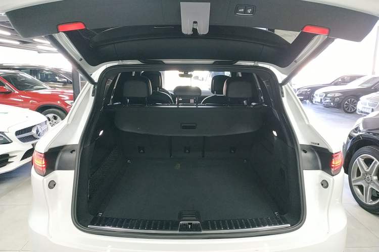 Used Porsche Cayenne 2021 3.0T U.S. specification Trunk